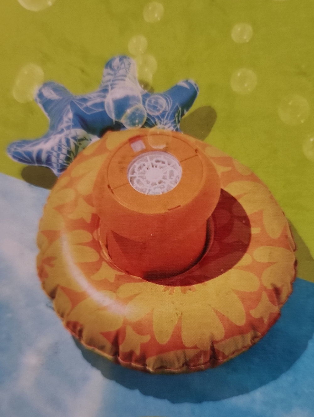 Sun Squad Inflatable Floating Pinapple Bubble Maker - Picture 4 of 7